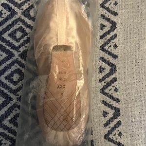 Bloch Alpha size 5 3X Pointe Shoes